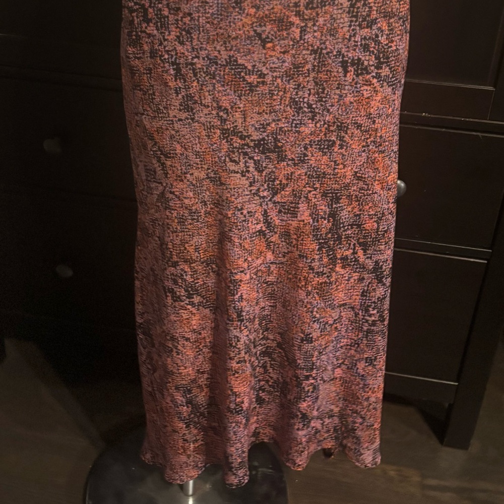 Chic Abstract Midi Skirt in Pink and Black